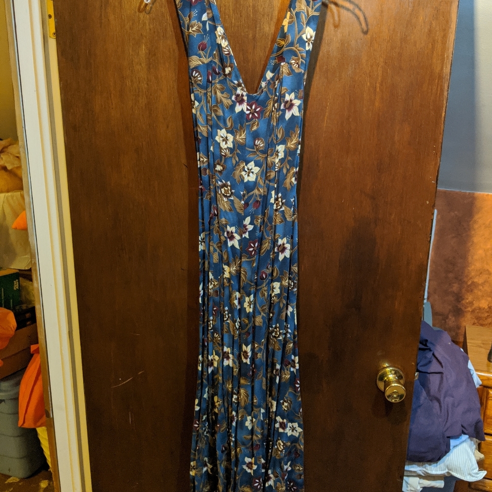 Dress - Picture 4 of 5